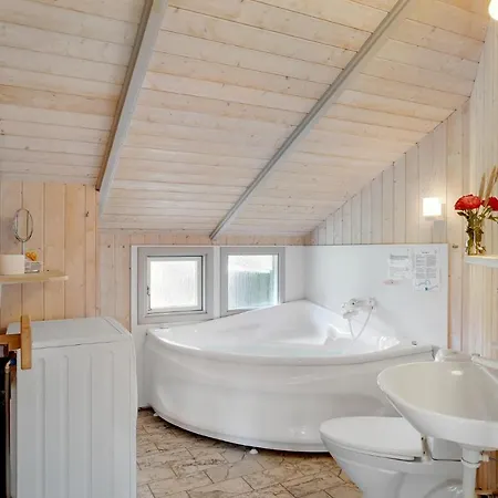 Lovely Home In Oksbol With Sauna Oksbøl