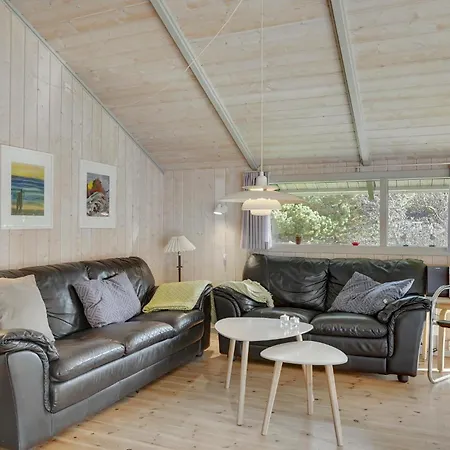 בית נופש Lovely Home In Oksbol With Sauna