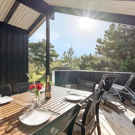 בית נופש Lovely Home In Oksbol With Sauna